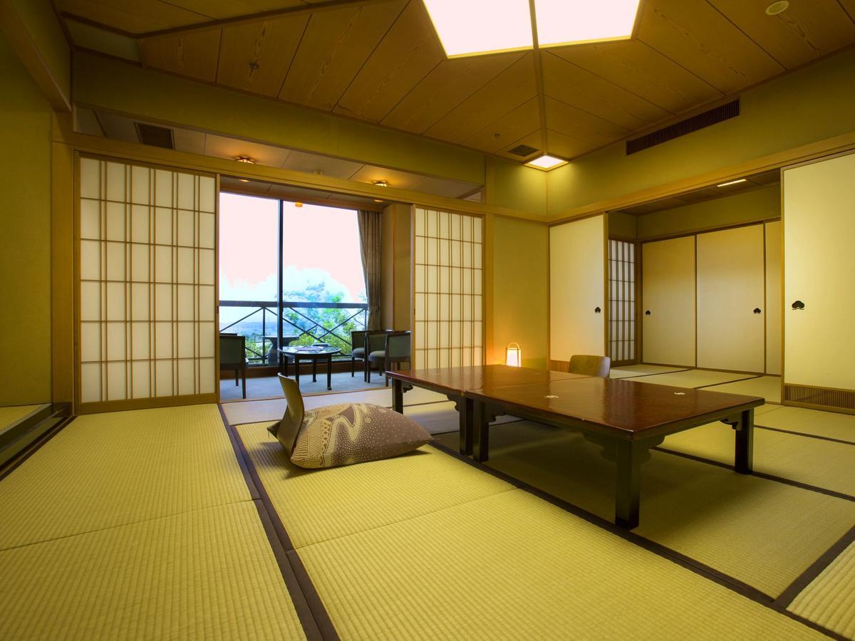 Hotel Yamashiro Onsen Midori No Yado Bansyoukaku Kaga  Zewnętrze zdjęcie